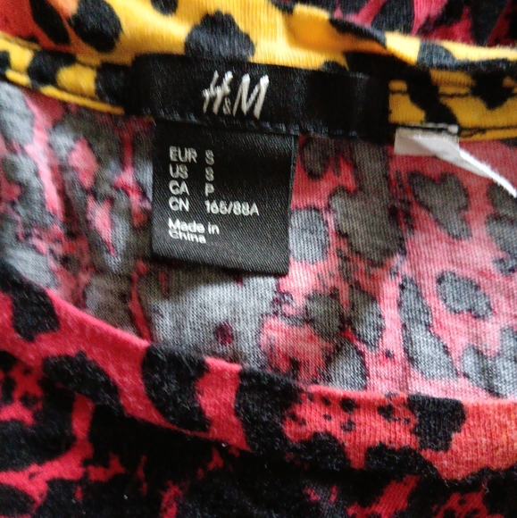 VERSACE x H&M Leopard Multicolor Tee S - Picture 4 of 5